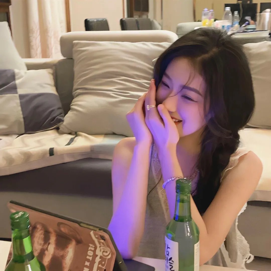 暗无天日封面